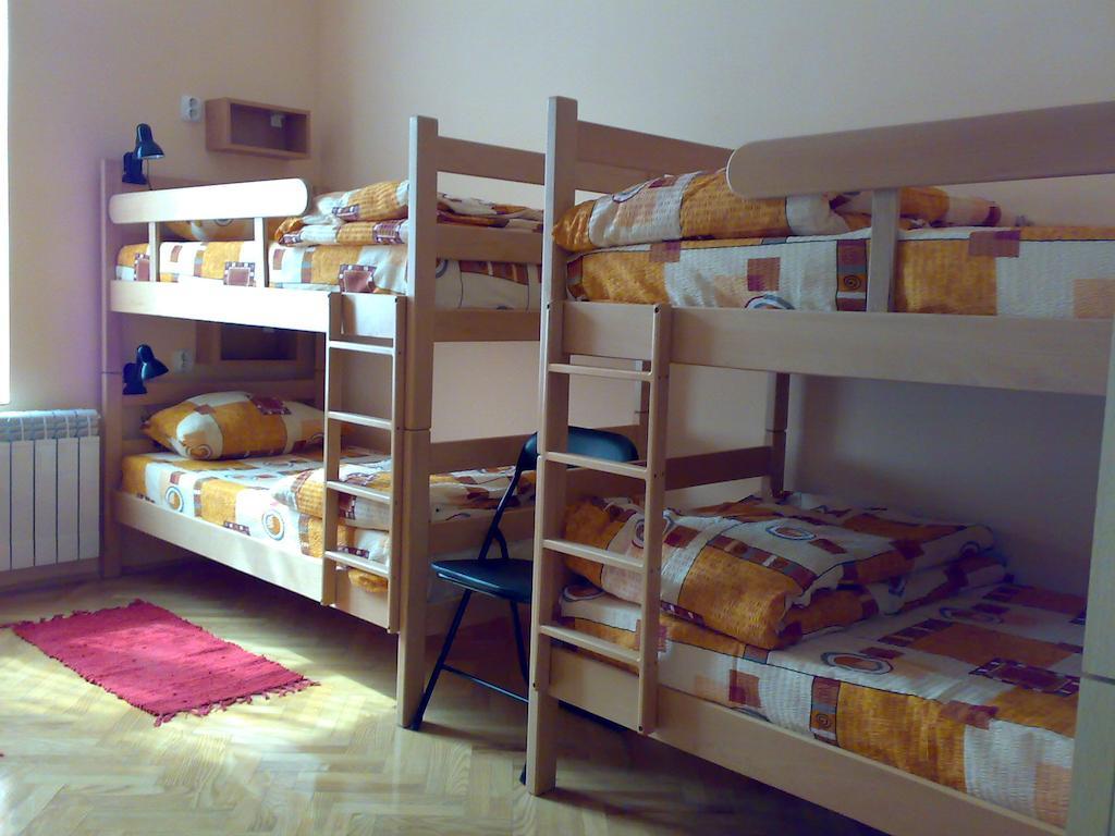 Hostel M Belgrado Habitación foto