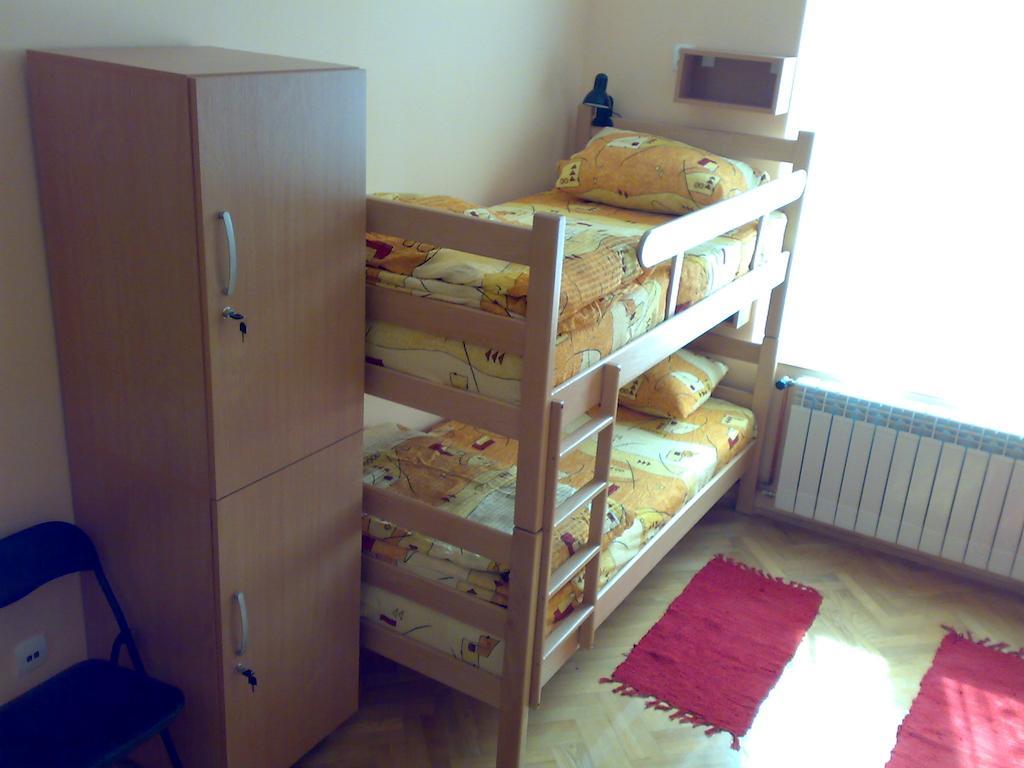 Hostel M Belgrado Habitación foto